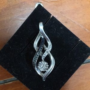 Two toned diamond 925 infinity pendant